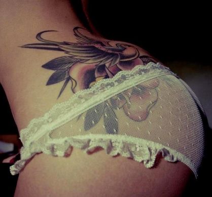Femeile tatuaje pe fese