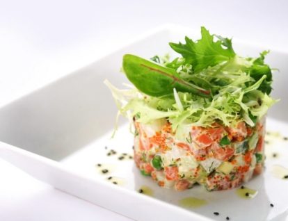 Téli saláta - a klasszikus recept kolbásszal és uborkával
