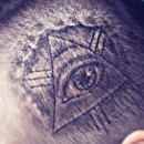 Jelentés tetoválás a fején