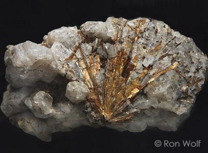 Proprietățile astrofiliților ale mineralelor multipate