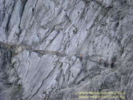 Bajor Alpok járni, kilátással a Zugspitze