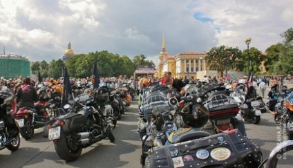 Bicicliștii din St. Petersburg