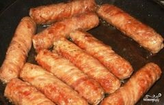 Велика сосиска в беконі - покроковий рецепт з фото