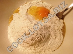 Kolbász tekercsek - ízletes házi lépés recept fotók (recept) Kolbász tekercsek - ízletes házi lépésre recept fotók