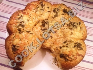 Kolbász tekercsek - ízletes házi lépés recept fotók (zsemle) Kolbász tekercsek - ízletes házi lépésre recept fotók