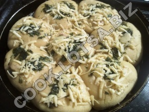 Kolbász tekercsek - ízletes házi lépés recept fotók (zsemle) Kolbász tekercsek - ízletes házi lépésre recept fotók