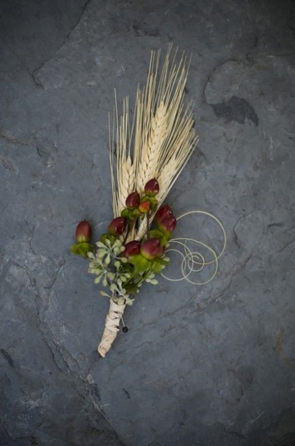 Boutonniere a spikelets