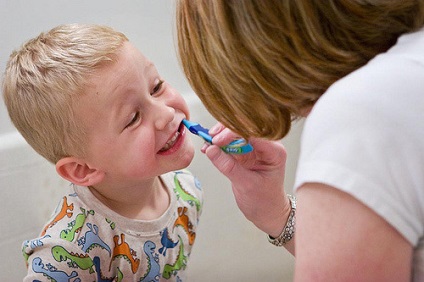 Ce trebuie să faceți în cazul în care copilul este frică să meargă la dentist