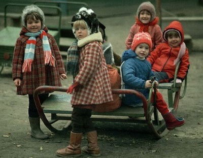 Moda pentru copii în nostalgia Uniunii Sovietice pentru o imagine curată