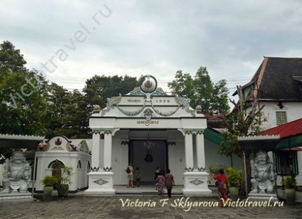 Yogyakarta, Indonezia, călătorii independente