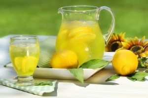 Чи ефективна лимонна кислота для схуднення і якої шкоди вона може принести організму
