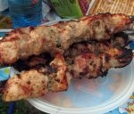 Experimental shish kebab din carne de porc cu kiwi