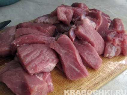 Experimental shish kebab din carne de porc cu kiwi