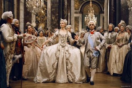 Filmul - Marie Antoinette - și moda rococo