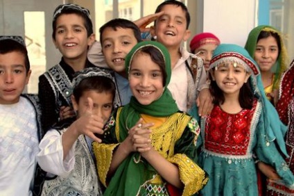 A hivatalos nyelv az afganisztáni, a beszélt nyelv Afganisztánban