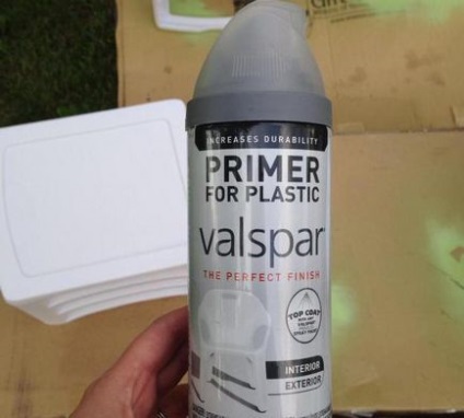 Amorsa din plastic in containere de aerosoli