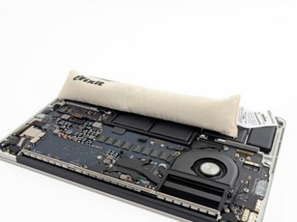 Ifixit a demonstrat noul macbook pro 