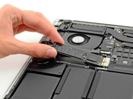 Ifixit a demonstrat noul macbook pro 