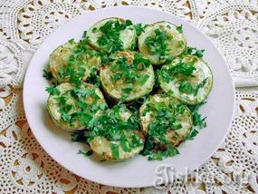 Fried dovlecel cu usturoi și verdeață - rețete cu fotografie