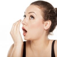 Як позбутися від неприємного запаху з рота простими методами