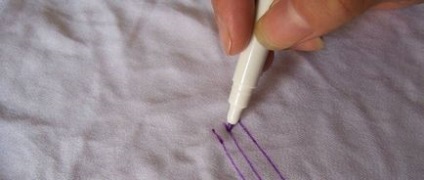 Як відіпрати фломастер з одягу і якими способами вивести плями від нього з тканини