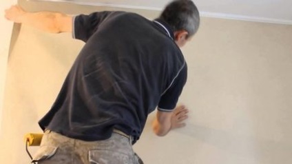 Cum să lipiți tapetul pe pereții pictați