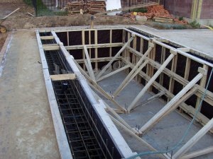 Cum de a construi o piscină cu propriile site-uri de construcție mâinile tale