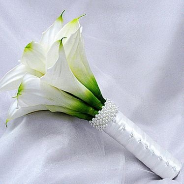 Cum sa alegi florile potrivite pentru un buchet de nunti