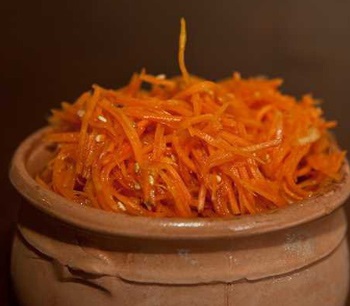 Főzni sárgarépát koreai otthon, kaukázusi konyha