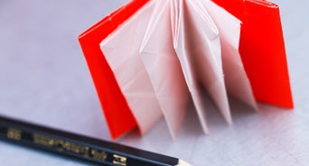 Hogyan készítsünk egy hagyományos origami hattyú (do) Hogyan készítsünk egy hagyományos origami hattyú