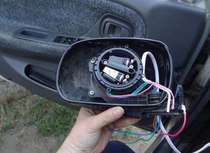 Cum să instalați oglinzi încălzite pe o mașină cu propriile mâini - o sarcină ușoară
