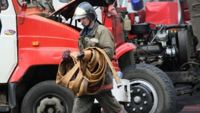 Hogyan kell telepíteni a kapu az udvarban egy bérház jogilag lehetséges, hogy erre, valamint