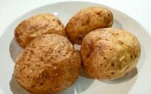 Як варити картоплю в мундирі скільки в каструлі, мультиварці і мікрохвильовці