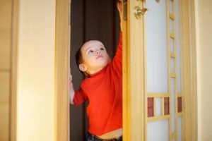 Як вибрати двері для дитячої