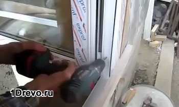 Як вставляти пластикові вікна в дерев'яний будинок особливості монтажу