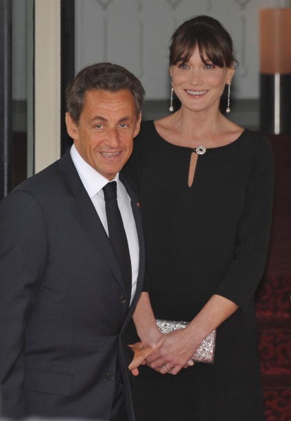 Carla Bruni sa prezentat pentru noua primă doamnă a Franței