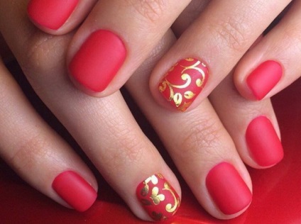 Червоний манікюр з золотим дизайном фото, варіанти нігтів з золотом для вечірніх образів