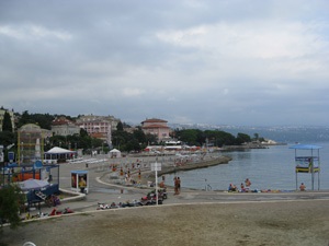 Az üdülőhely Opatija - nyughelye az arisztokraták és hírességek szállodák, kaszinók, strandok és kávézók
