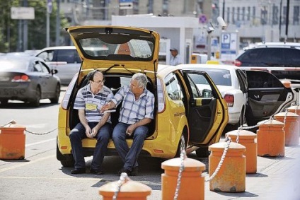 Легальний таксист проти бомбили хто заробляє більше