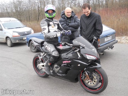 Személyes tapasztalat YAMAHA YZF-R1 2009 - áttekintés a motorkerékpár YAMAHA YZF-R1 2009-2010 (szemével a tulajdonos)