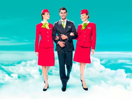 Modă la înălțimea stilului de îmbrăcăminte al stewardesilor ruși