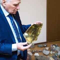 Москва, новини, археологи на вднх відкопали колекцію рідкісних мінералів