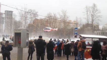 Москва, новини, що впала на рейки в метро жінка намагалася накласти на себе руки