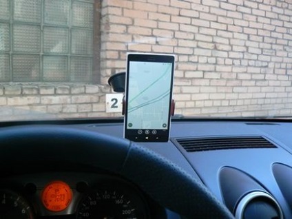 Nokia Lumia 1520 - smartphone cu funcții de navigare - navigatoare auto - accesorii auto -