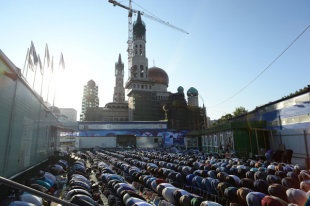 Mintegy 160.000 muzulmánok ünnepelték áldozati ünnep Moszkva - orosz újság