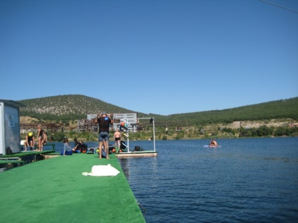 Lacul și gazonul montan din Sevastopol