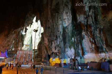 Печери Бату (batu caves) - незвичайні пам'ятки Куала Лумпур - aloha family