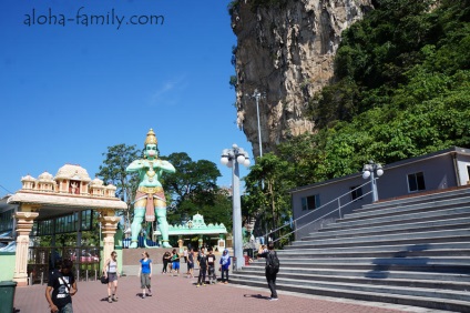 Печери Бату (batu caves) - незвичайні пам'ятки Куала Лумпур - aloha family