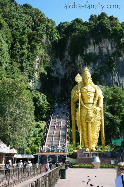 Peșterile Batu - atracții neobișnuite ale orașului kuala lumpur - familia aloha