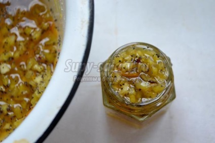 Fűszeres lekvár uborka, borsmenta és a gyömbér (Ginger uborka menta) Fűszeres lekvár uborka, borsmenta és gyömbér